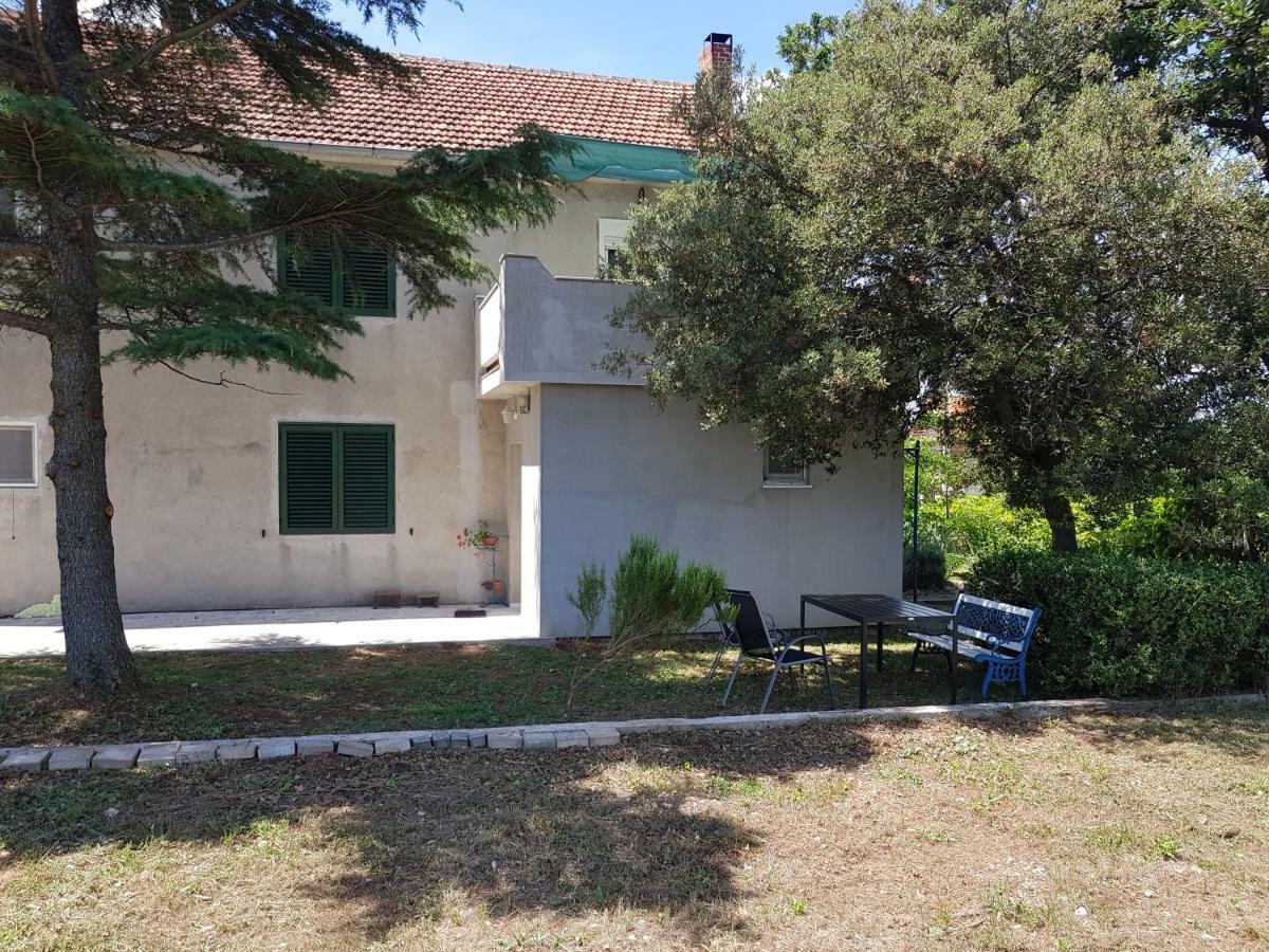 Apartment Brigitte Vrsi Exterior photo